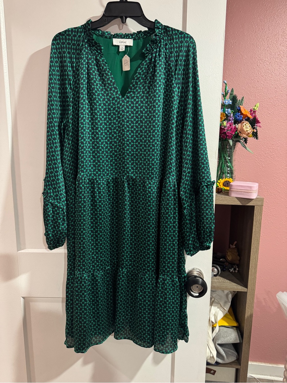 CeCe Green Printed Long-Sleeve V-Neck Tiered Dress